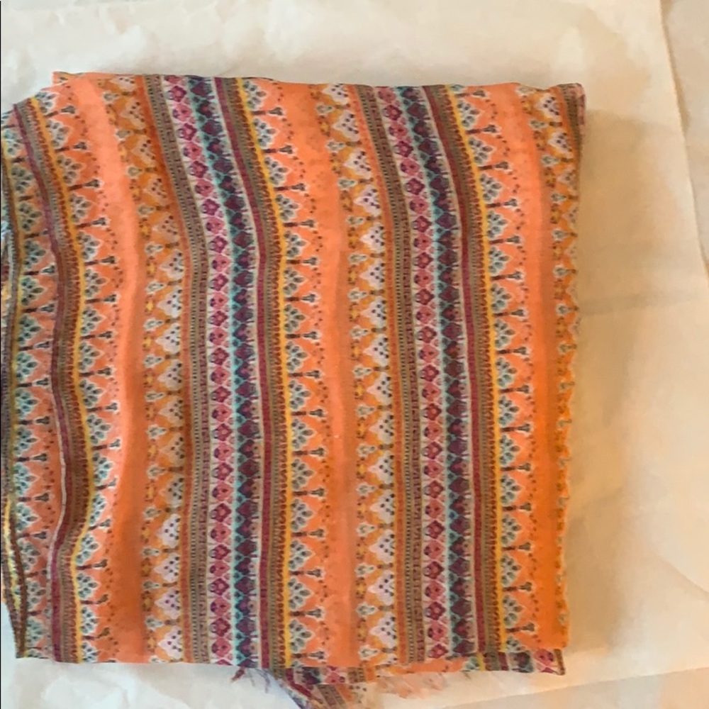 Springtime multi colored scarf - Picture 2 of 2